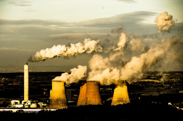 نیروگاه‌های اتمی عاملی مهم در آلودگی محیط زیست و هرز منابع آب
