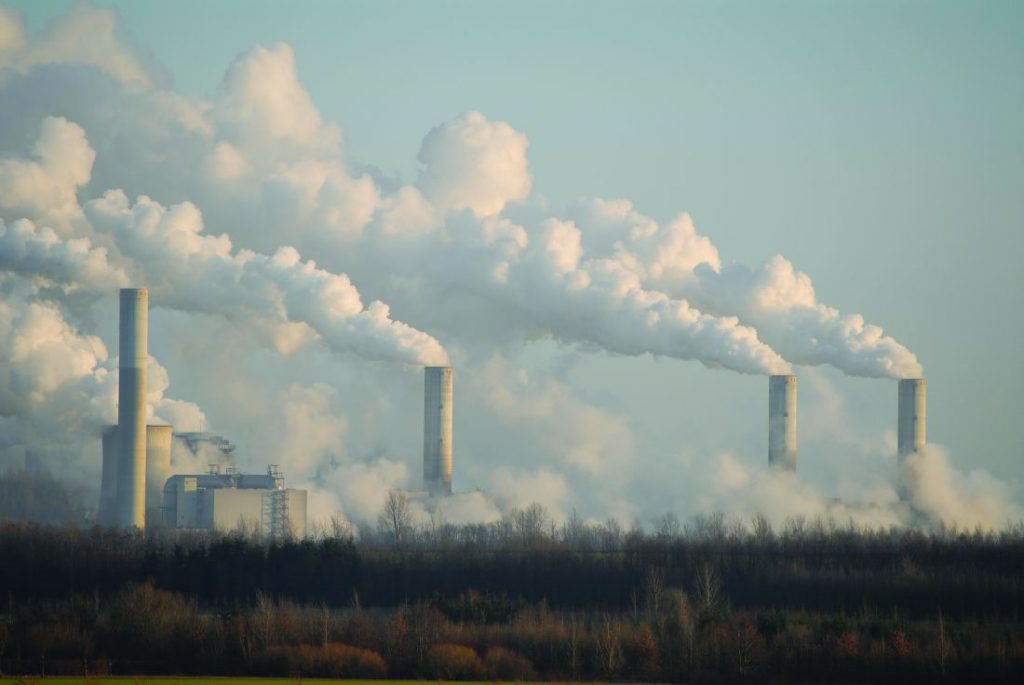صنایع نقش مهمی در آلودگی هوا دارند